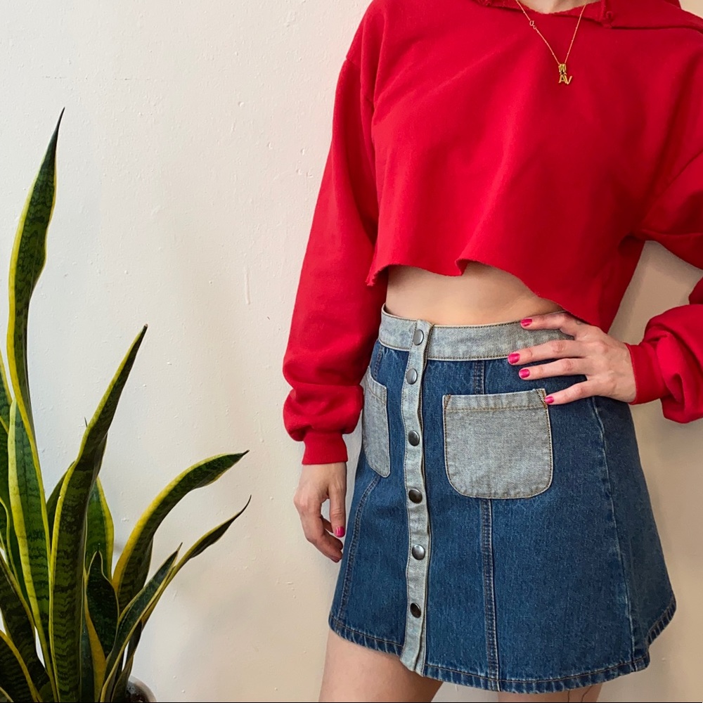 Denim skirt w contrast pockets, size 2
